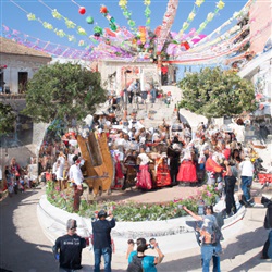 Feestelijke Vreugde: Traditionele Feesten in Santa Eulalia-plaats