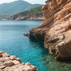 Ontdek de Adembenemende Rotsformaties van Cala Xamena op Ibiza