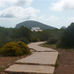 Wandelen en Fietsen op Ibiza: Ontdek de 'Tail of the Island' Routes